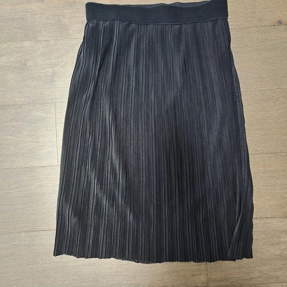 Jon & Anna midi skirt size L